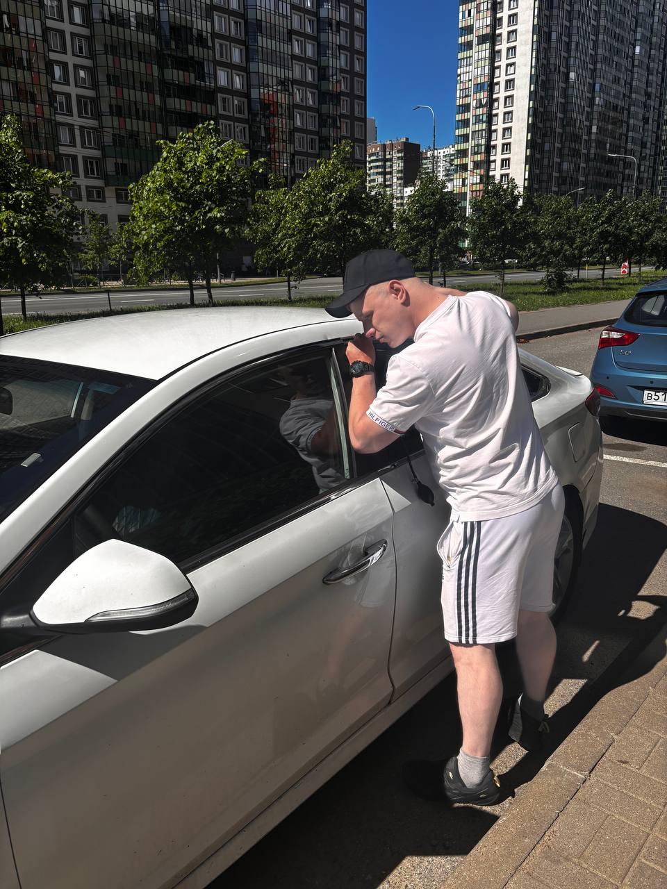Вскрытие автомобиля без повреждений в Ломоносове 